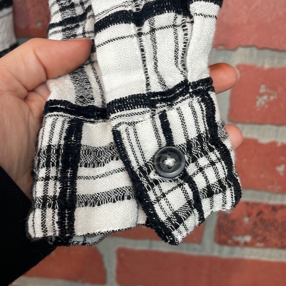 By Anthropologie Black and White Plaid Linen Blend Button Down Tunic Blouse 14 - Picture 8 of 9